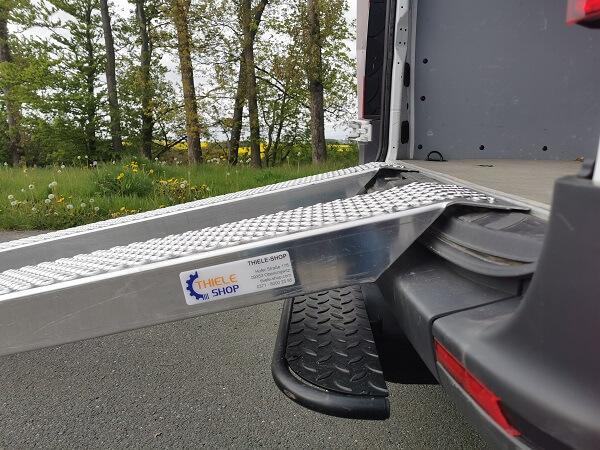 auffahrrampe-mit-10-cm-langer-auflage-passend-fuer-transporter-oder-anhaenger
